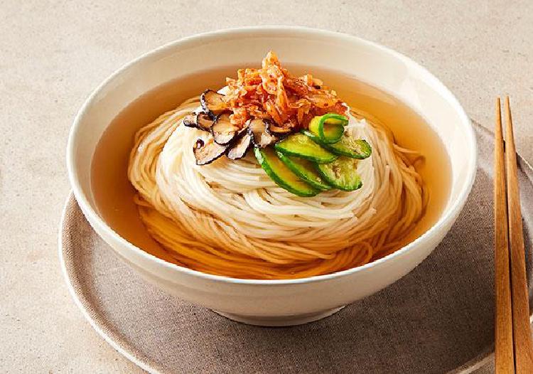 김치잔치국수 레시피, 20분 만에 식당 맛 완성된 비결