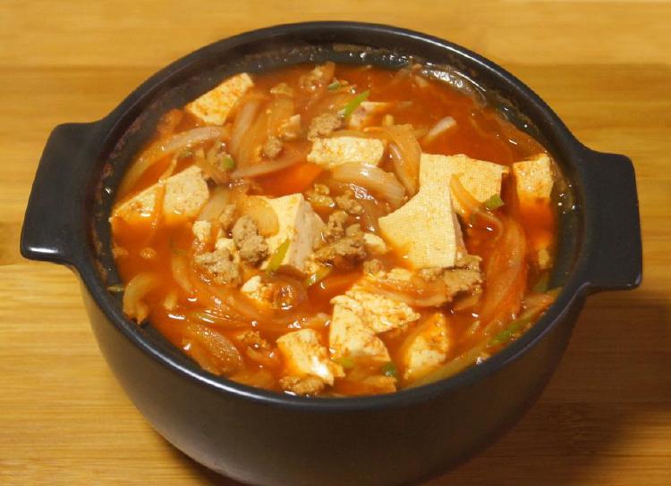 돼지고기 순두부찌개