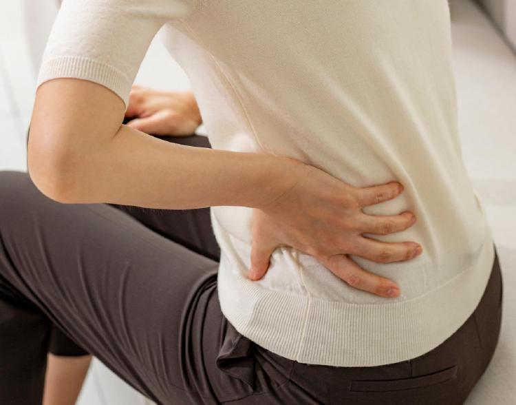 여자 왼쪽 옆구리 통증